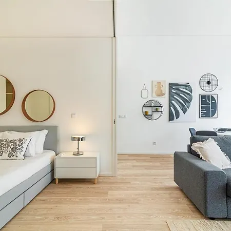 Apartment Bright In